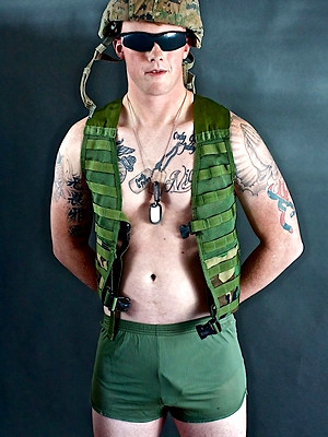 Free gay xxx pics with ROOSTER: Solo