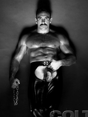 Gay pics of Ed Dinakos, muscle man naked