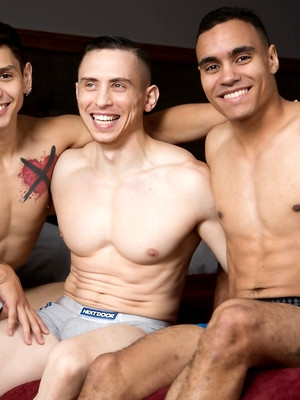 Twinks xxx pics - Gay Amateur Anthony Moore eats cum while having a wild 3some with his friends