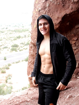 Twinks xxx pics - Brett Cady Jerks Off OUTSIDE