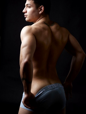 Gay porn pics Levie