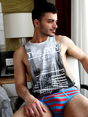 Free gay porn pics with New mate alert - Aro Damacino's first porn shoot
