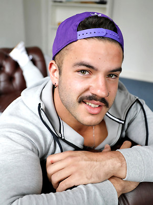Free gay xxx pics with Meet our new mate - Aussie gymnast Zak Bray