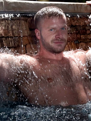 Free gay porn pics with Brian Bonds
