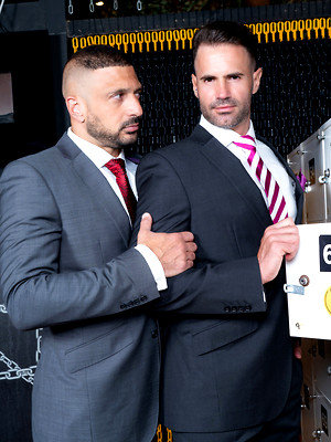 Free gay xxx pics with Cruising at Club-X