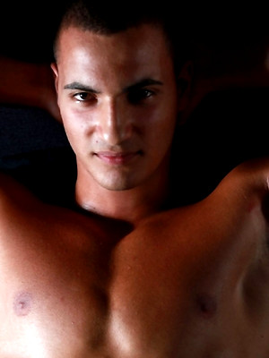 Free gay porn pics with Bello bedroom shoot