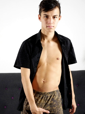 Cute uncut gay boys - Maxxie Rivers