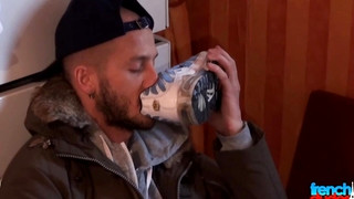 Free gay porn video A Quick 'Blow and Go'