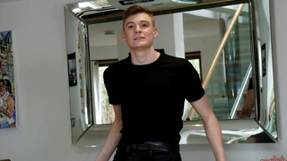 Free gay porn video Young Straight & Ultra Flexible Ellis King Wanks his Big Uncut Cock & Shoots his Load!
