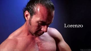 Gay porn video Mucsle Daddy Jerking off