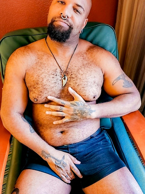 Gay pics of Victor Lyons
