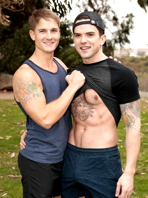 Gay pics of Gay hunks Brandon Anderson & Dakota Payne have wild anal sex after a workout