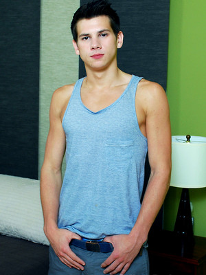 Cute uncut gay boys - Chase Austin is a tall smooth college sophomore with a nice swimmers body and an incredibly big cock.