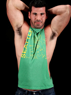 Free gay porn pics with Santoro  :Solo