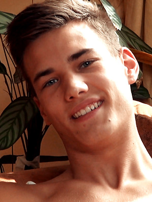 Gay sex pics with Tom Houston solo