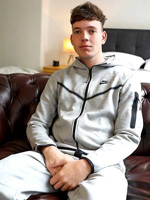 Gay pics of Aussie boy Liam Taylor stripped down