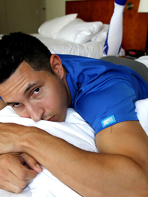 Free gay xxx pics with Cocky Italian Vinnie Gambino - First timer