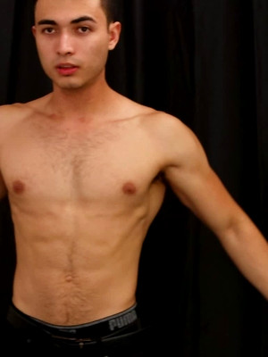 Hot twinks porn pics - Elver Gudo Sings For The Camera!
