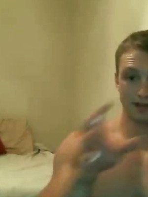 Free gay xxx pics with Muscle Jock Brad Bisons First-Time LIVE Webcam Cum Show
