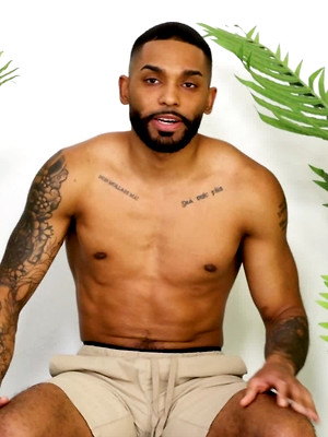 Gay porn pics All Eyes Are On New Hung Stud James Harp!