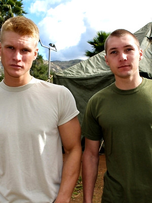 Gay sex pics with Elye Black & Blake Effortley