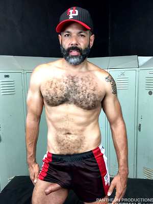 Hot gay sex pics with Sterling Johnson solo